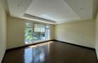 3 Bed Apartment with En Suite in Riverside - 4