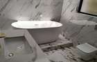 5 Bed Townhouse with En Suite in Lavington - 18