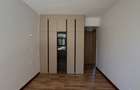 6 Bed Townhouse with En Suite in Lavington - 4