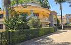 5 Bed Townhouse with En Suite at Lavington Green - 5