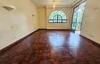 4 Bed Apartment with En Suite in Riverside - 16