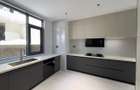 5 Bed Townhouse with En Suite in Lavington - 3