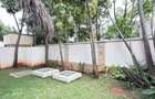 5 Bed Townhouse with En Suite in Lavington - 12