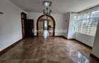 5 Bed House with En Suite in Rosslyn - 9