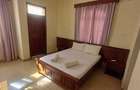 Serviced 2 Bed Apartment with En Suite at Links Road - 4