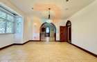 5 Bed Townhouse with En Suite in Rosslyn - 5