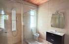 5 Bed House with En Suite at Rosslyn - 15