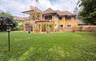 5 Bed Townhouse with En Suite at Old Runda - 1