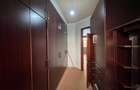 5 Bed House with En Suite at Membley - 11