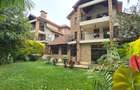 5 Bed Townhouse with En Suite at Lavington Green - 20