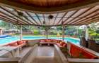 5 Bed House with En Suite in Ridgeways - 20