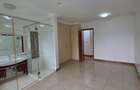 4 Bed Townhouse with En Suite at Riverside Drive - 11