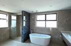 5 Bed Townhouse with En Suite at Lavington Green - 18