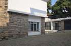 6 Bed House with En Suite in Lavington - 17