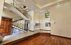 5 Bed House with En Suite in Lavington - 4