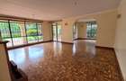 4 Bed House with En Suite at Mountain View - 5
