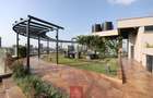 4 Bed Apartment with En Suite at Riverside Drive - 20