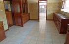 6 Bed House with En Suite in Nyari - 12