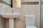 5 Bed Townhouse with En Suite in Nyari - 16