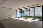 5 Bed Townhouse with En Suite in Lavington - 2