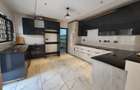 5 Bed Townhouse with En Suite at Lavington - 18