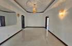 5 Bed House with En Suite in Nyari - 13