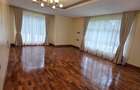 4 Bed House with En Suite in Rosslyn - 4