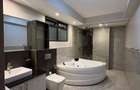 4 Bed Apartment with En Suite in Riverside - 6
