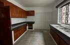 5 Bed Townhouse with En Suite at Off Ole Dume Road - 4