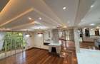 10 Bed House with En Suite in Nyari - 5