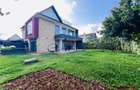4 Bed House with En Suite in Garden Estate - 1
