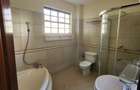 5 Bed Townhouse with En Suite at Hatheru Road - 3