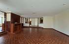 5 Bed House with En Suite at Off Mimosa Rd - 5