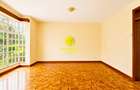 4 Bed House with En Suite in Rosslyn - 7