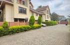 5 Bed Townhouse with En Suite at Lavington - 1