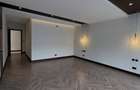 5 Bed House with En Suite in Nyari - 13