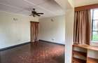 5 Bed House with En Suite in Runda - 16