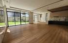 5 Bed Townhouse with En Suite in Lavington - 3