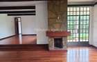 5 Bed Townhouse with En Suite at Rossylon Lone Tree - 16