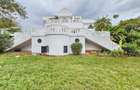 4 Bed House with En Suite in Nyari - 2