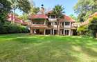 5 Bed Townhouse with En Suite at Rossylin Lone Tree - 2