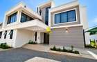 5 Bed House with En Suite in Runda - 1