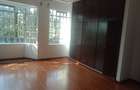6 Bed House with En Suite in Nyari - 14