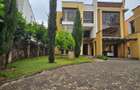 5 Bed Villa with En Suite in Lavington - 1