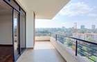 3 Bed Apartment with En Suite in Riverside - 17