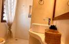 3 Bed Townhouse with En Suite at Greenwood Drive - 17