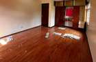 3 Bed Apartment with Swimming Pool in Riverside - 9