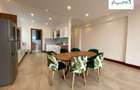 Serviced 2 Bed Apartment with En Suite in Parklands - 7