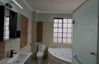 3 Bed Apartment with En Suite in Riverside - 5