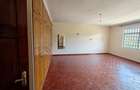 5 Bed Townhouse with En Suite in Lavington - 15